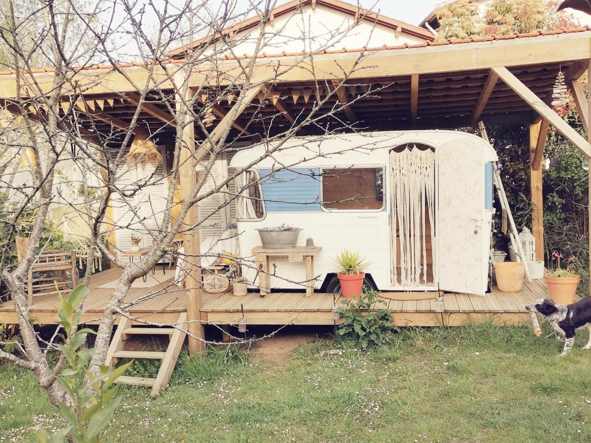Gite Azkendantza 2A6 Pers Avec Caravane Insolite Ascain Ngoại thất bức ảnh